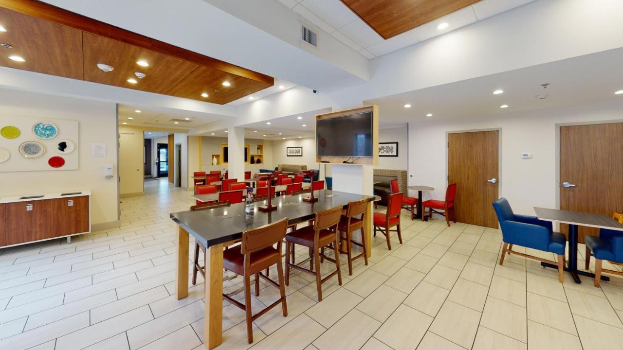 Holiday Inn Express South Burlington By Ihg Dış mekan fotoğraf