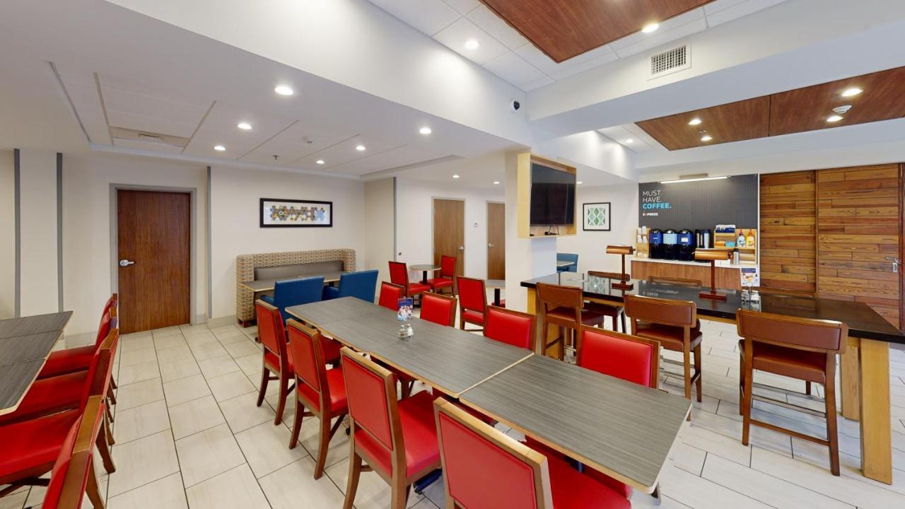 Holiday Inn Express South Burlington By Ihg Dış mekan fotoğraf